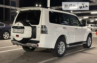 Внедорожник / Кроссовер Mitsubishi Pajero Wagon 2013 в 