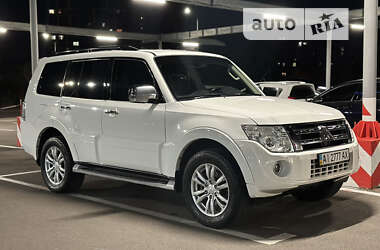 Внедорожник / Кроссовер Mitsubishi Pajero Wagon 2013 в 