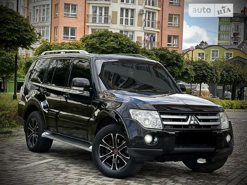 Внедорожник / Кроссовер Mitsubishi Pajero Wagon 2008 в 