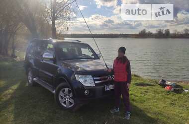 Внедорожник / Кроссовер Mitsubishi Pajero Wagon 2008 в 