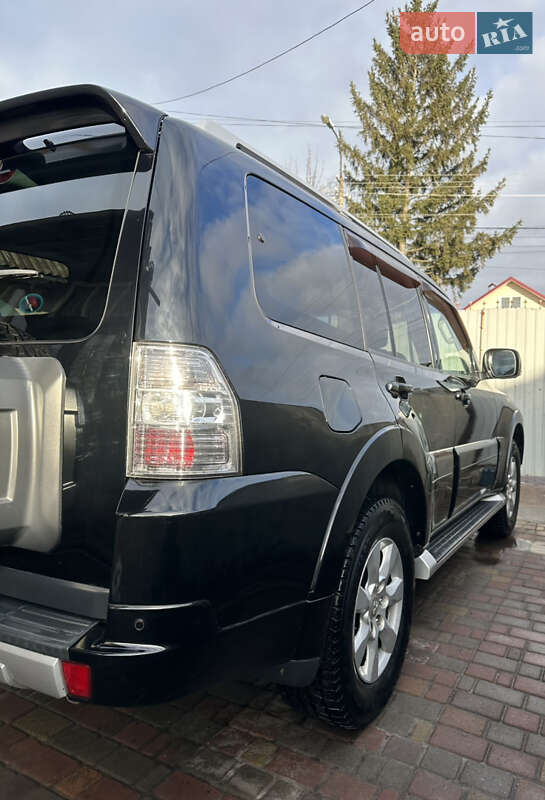 Внедорожник / Кроссовер Mitsubishi Pajero Wagon 2010 в Нежине