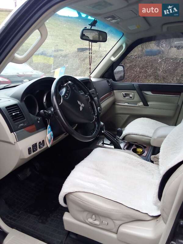 Позашляховик / Кросовер Mitsubishi Pajero Wagon 2008 в Хмельницькому фото 5 Позашляховик / Кросовер Mitsubishi Pajero Wagon 2008 в Хмельницькому