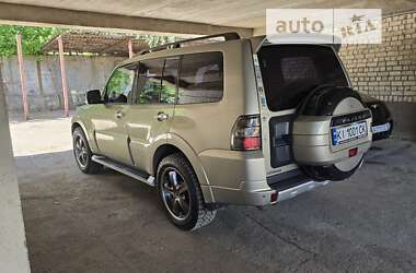 Внедорожник / Кроссовер Mitsubishi Pajero Wagon 2014 в Киеве