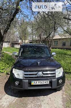 Внедорожник / Кроссовер Mitsubishi Pajero Wagon 2007 в 