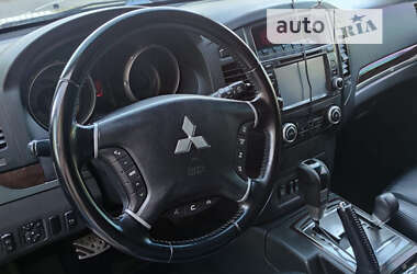 Позашляховик / Кросовер Mitsubishi Pajero Wagon 2013 в Чернівцях