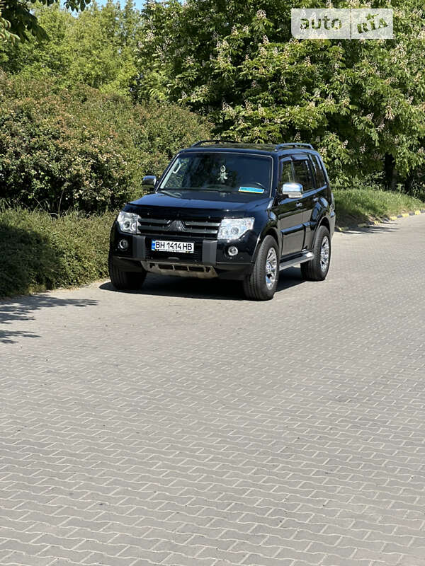 Mitsubishi Pajero Wagon 2010 Mitsubishi Pajero Wagon 2010