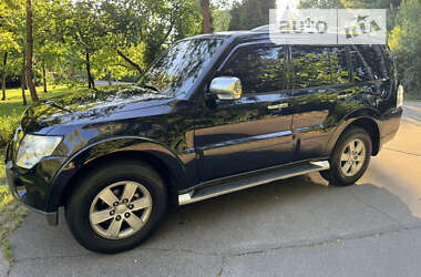 Позашляховик / Кросовер Mitsubishi Pajero Wagon 2007 в Києві