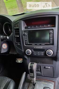 Позашляховик / Кросовер Mitsubishi Pajero Wagon 2013 в Обухові