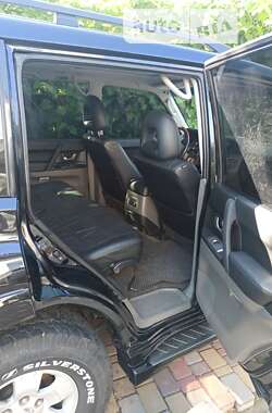 Внедорожник / Кроссовер Mitsubishi Pajero Wagon 2006 в 