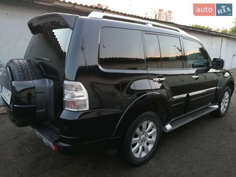 Позашляховик / Кросовер Mitsubishi Pajero Wagon 2011 в Харкові