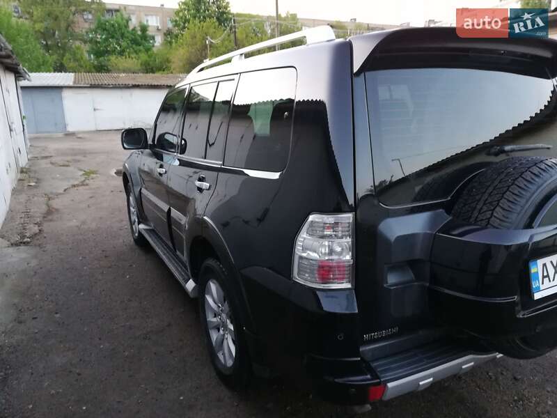 Позашляховик / Кросовер Mitsubishi Pajero Wagon 2011 в Харкові