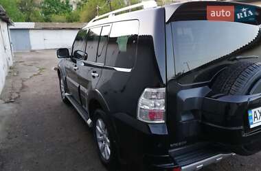 Внедорожник / Кроссовер Mitsubishi Pajero Wagon 2011 в 