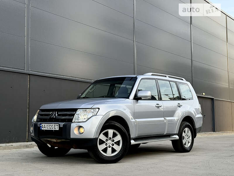 Позашляховик / Кросовер Mitsubishi Pajero Wagon 2007 в Києві