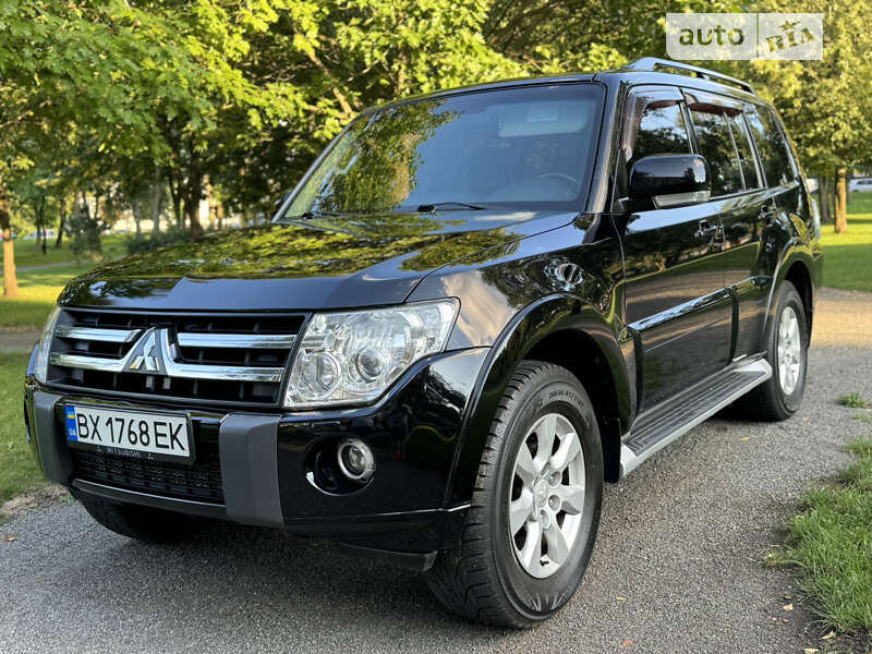 Внедорожник / Кроссовер Mitsubishi Pajero Wagon 2011 в Хмельницком