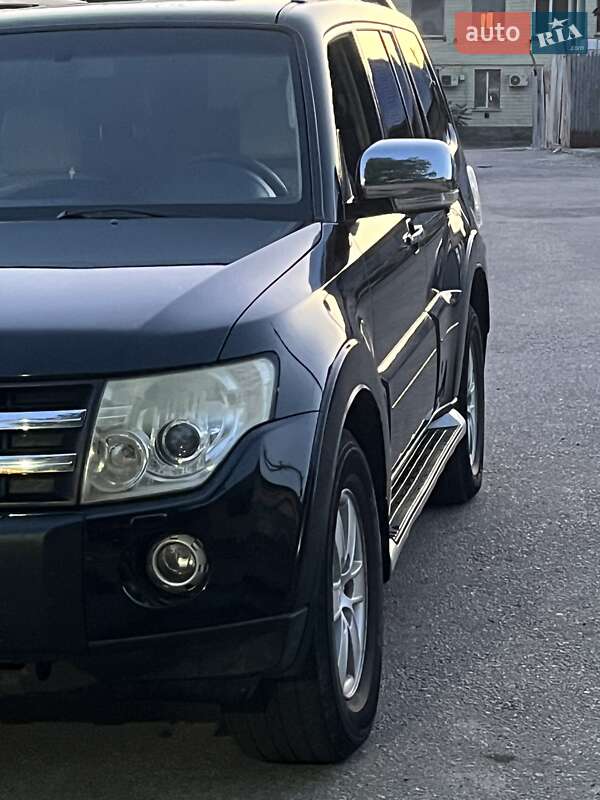 Внедорожник / Кроссовер Mitsubishi Pajero Wagon 2008 в Валках