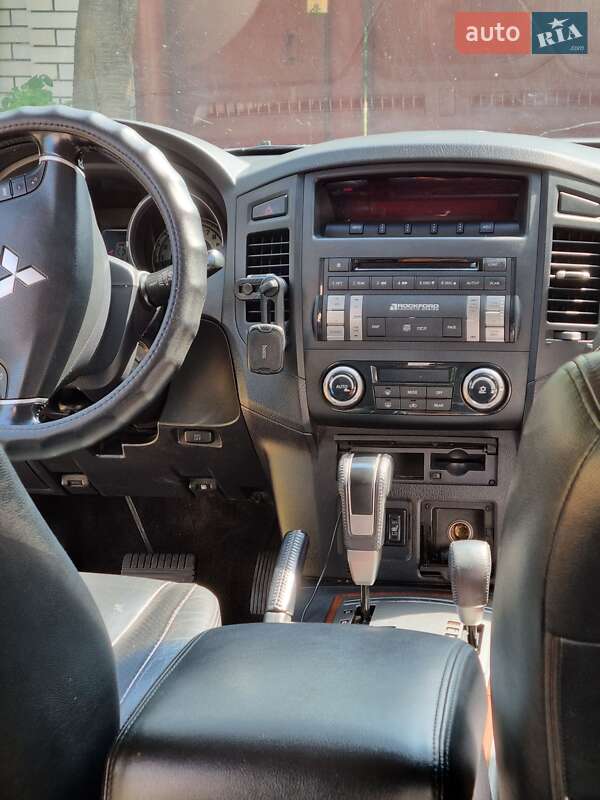 Позашляховик / Кросовер Mitsubishi Pajero Wagon 2008 в Києві