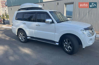 Позашляховик / Кросовер Mitsubishi Pajero Wagon 2013 в Києві