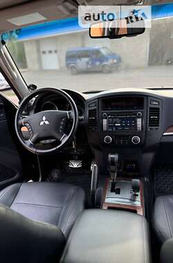 Позашляховик / Кросовер Mitsubishi Pajero Wagon 2011 в Одесі