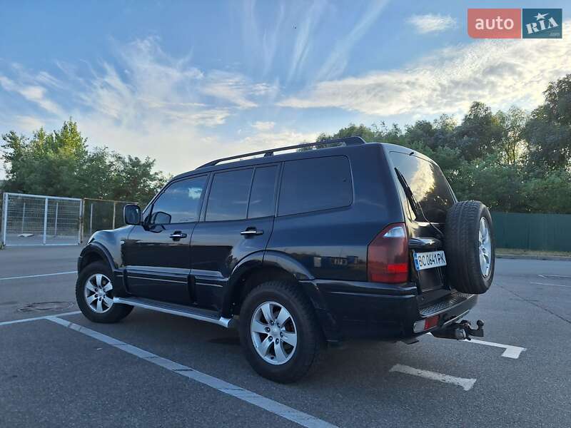 Позашляховик / Кросовер Mitsubishi Pajero Wagon 2004 в Києві