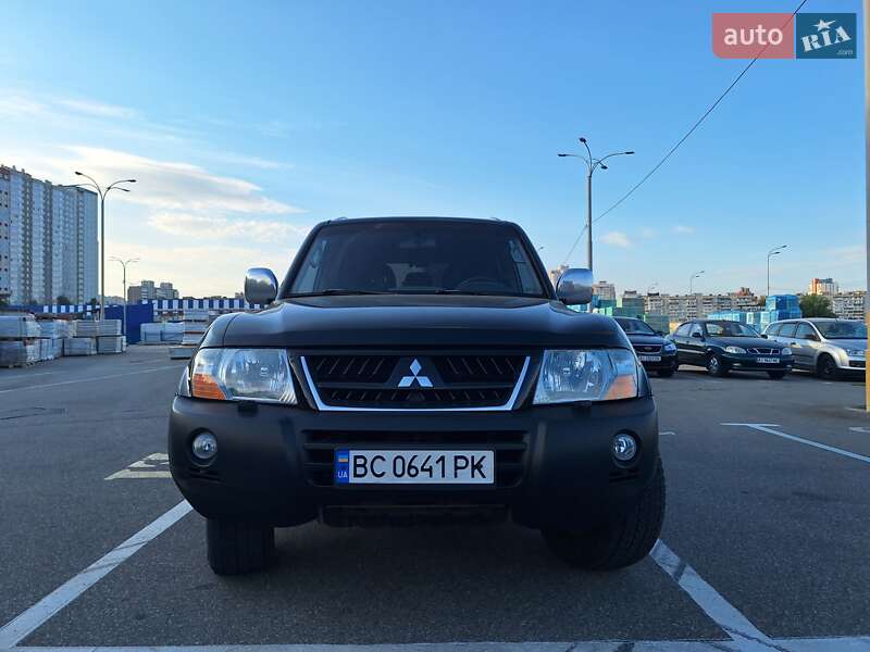 Позашляховик / Кросовер Mitsubishi Pajero Wagon 2004 в Києві