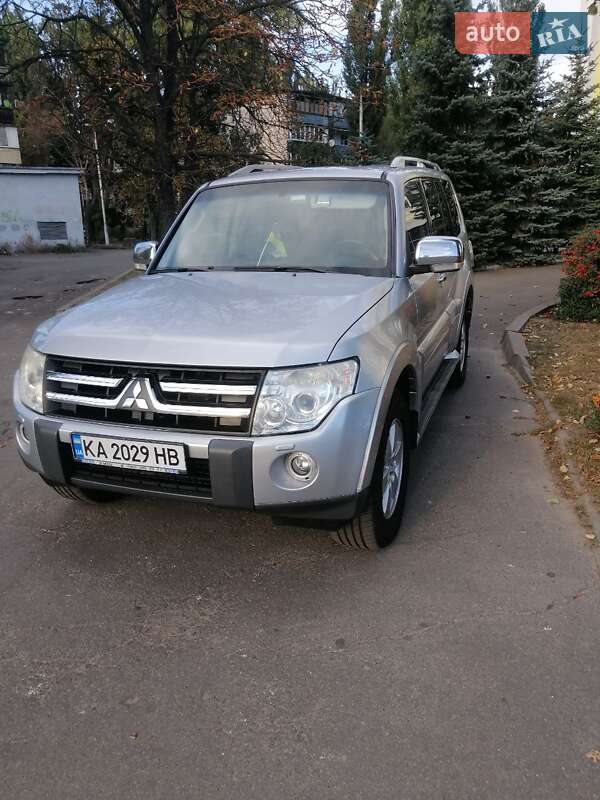 Внедорожник / Кроссовер Mitsubishi Pajero Wagon 2008 в Киеве