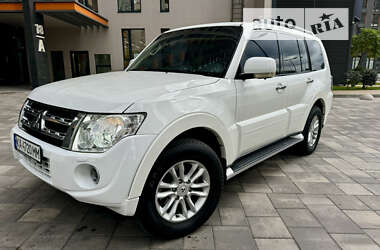 Внедорожник / Кроссовер Mitsubishi Pajero Wagon 2013 в Киеве