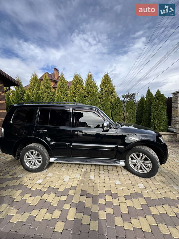 Внедорожник / Кроссовер Mitsubishi Pajero Wagon 2015 в Хмельницком