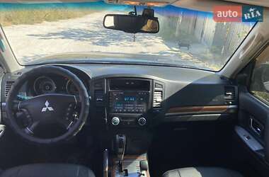 Внедорожник / Кроссовер Mitsubishi Pajero Wagon 2008 в 