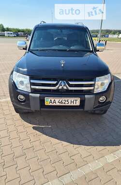 Позашляховик / Кросовер Mitsubishi Pajero Wagon 2008 в Києві