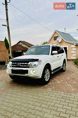 Внедорожник / Кроссовер Mitsubishi Pajero Wagon 2012 в Киеве