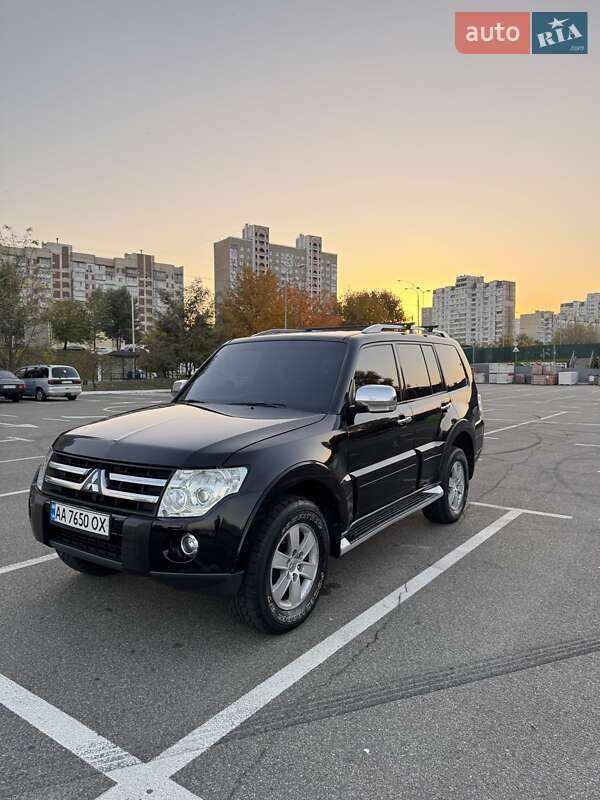 Внедорожник / Кроссовер Mitsubishi Pajero Wagon 2008 в Киеве