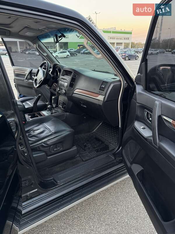 Внедорожник / Кроссовер Mitsubishi Pajero Wagon 2008 в Киеве