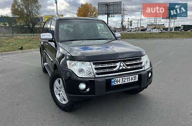 Внедорожник / Кроссовер Mitsubishi Pajero Wagon 2009 в Киеве