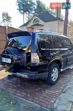 Внедорожник / Кроссовер Mitsubishi Pajero Wagon 2007 в Киеве