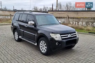 Mitsubishi Pajero Wagon 2010