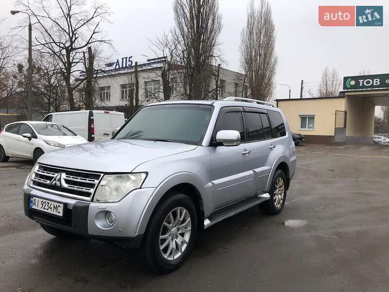 Позашляховик / Кросовер Mitsubishi Pajero Wagon 2006 в Києві