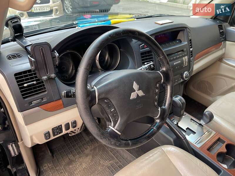 Позашляховик / Кросовер Mitsubishi Pajero Wagon 2008 в Києві фото 10 Позашляховик / Кросовер Mitsubishi Pajero Wagon 2008 в Києві