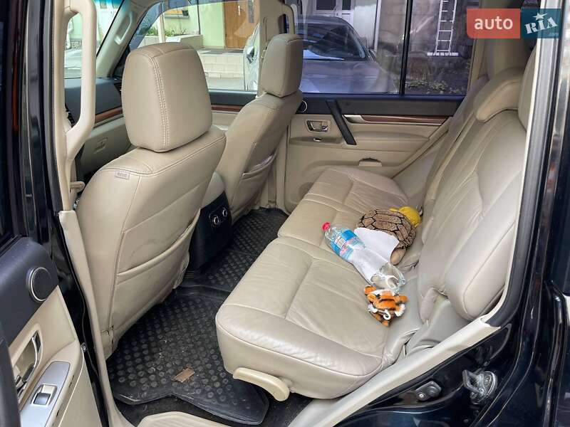 Позашляховик / Кросовер Mitsubishi Pajero Wagon 2008 в Києві фото 15 Позашляховик / Кросовер Mitsubishi Pajero Wagon 2008 в Києві