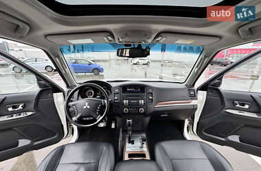 Внедорожник / Кроссовер Mitsubishi Pajero Wagon 2011 в 