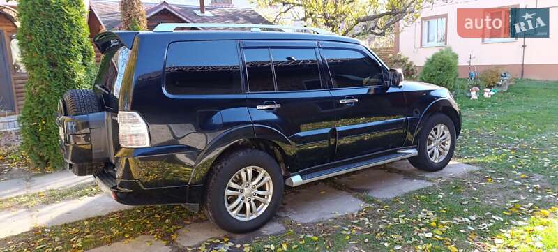 Позашляховик / Кросовер Mitsubishi Pajero Wagon 2011 в Остер