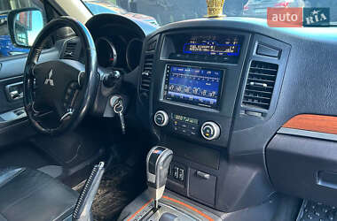 Внедорожник / Кроссовер Mitsubishi Pajero Wagon 2008 в 