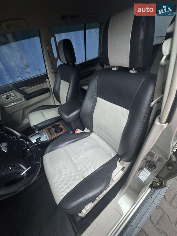 Внедорожник / Кроссовер Mitsubishi Pajero Wagon 2007 в Киеве