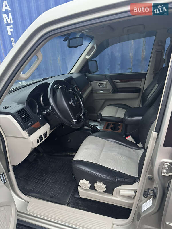 Внедорожник / Кроссовер Mitsubishi Pajero Wagon 2007 в Киеве