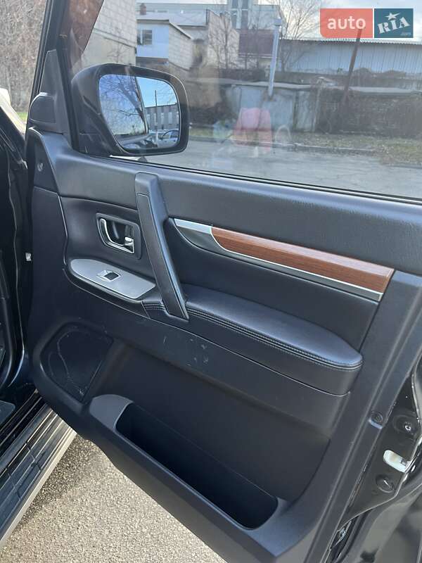 Внедорожник / Кроссовер Mitsubishi Pajero Wagon 2011 в Киеве