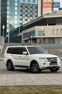 Позашляховик / Кросовер Mitsubishi Pajero Wagon 2013 в Харкові