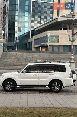 Позашляховик / Кросовер Mitsubishi Pajero Wagon 2013 в Харкові