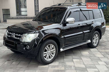 Внедорожник / Кроссовер Mitsubishi Pajero Wagon 2012 в Киеве