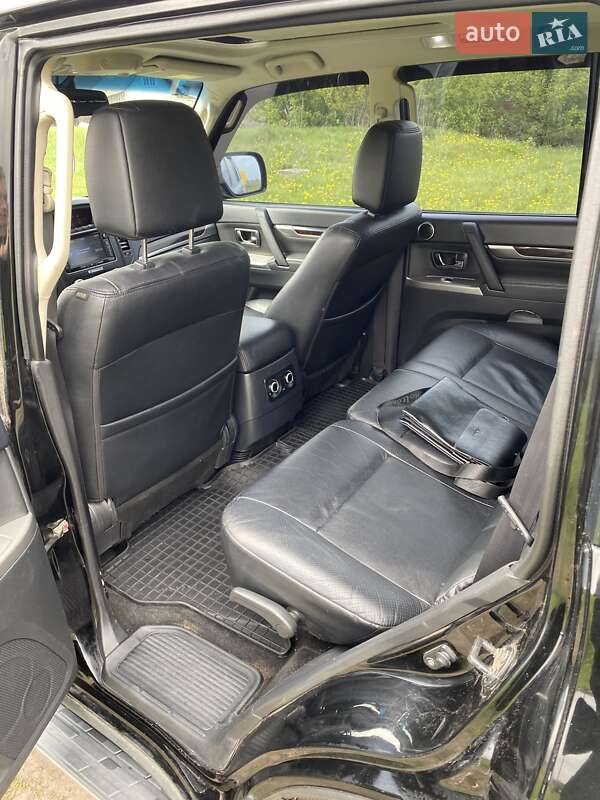 Внедорожник / Кроссовер Mitsubishi Pajero Wagon 2014 в Харькове