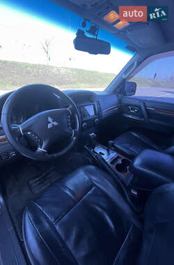 Внедорожник / Кроссовер Mitsubishi Pajero Wagon 2007 в 