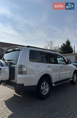 Внедорожник / Кроссовер Mitsubishi Pajero Wagon 2007 в 